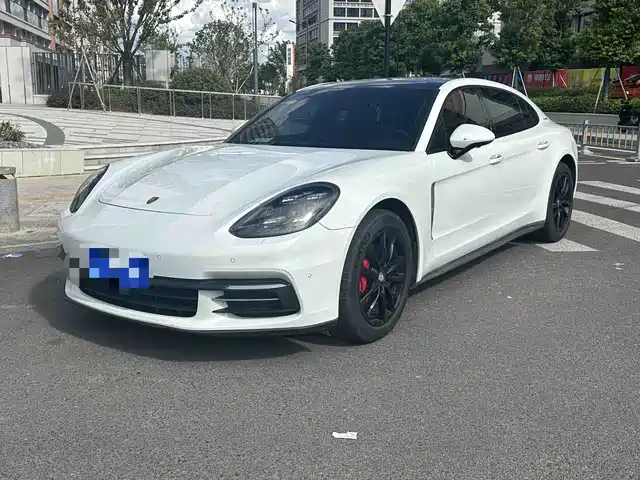 PORSCHE PANAMERA 2019