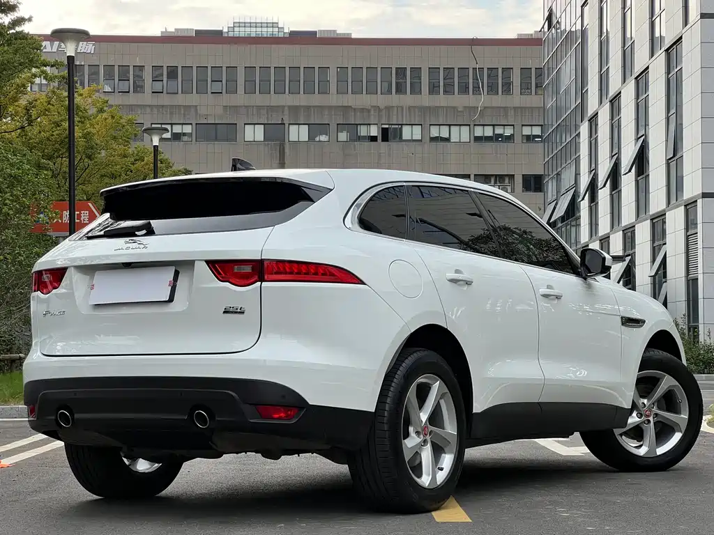 JAGUAR  F PACE