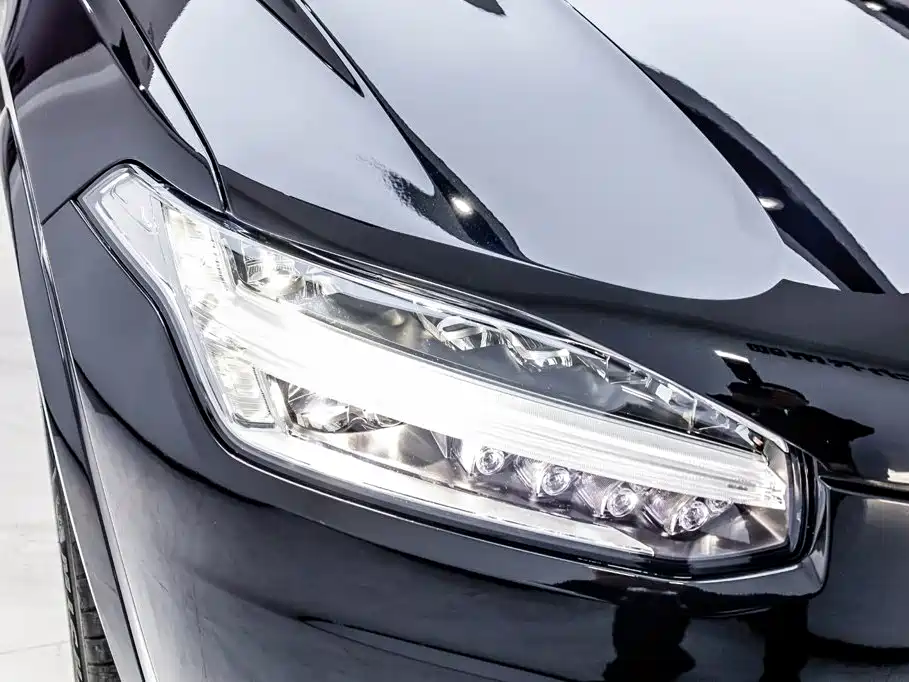 Volvo XC90 — миниатюра 16
