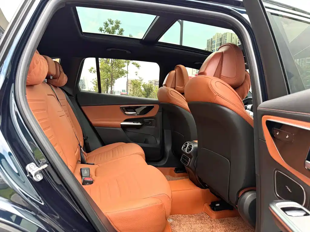 Mercedes-Benz GLC 2024 GLC 260 L 4MATIC 5 мест