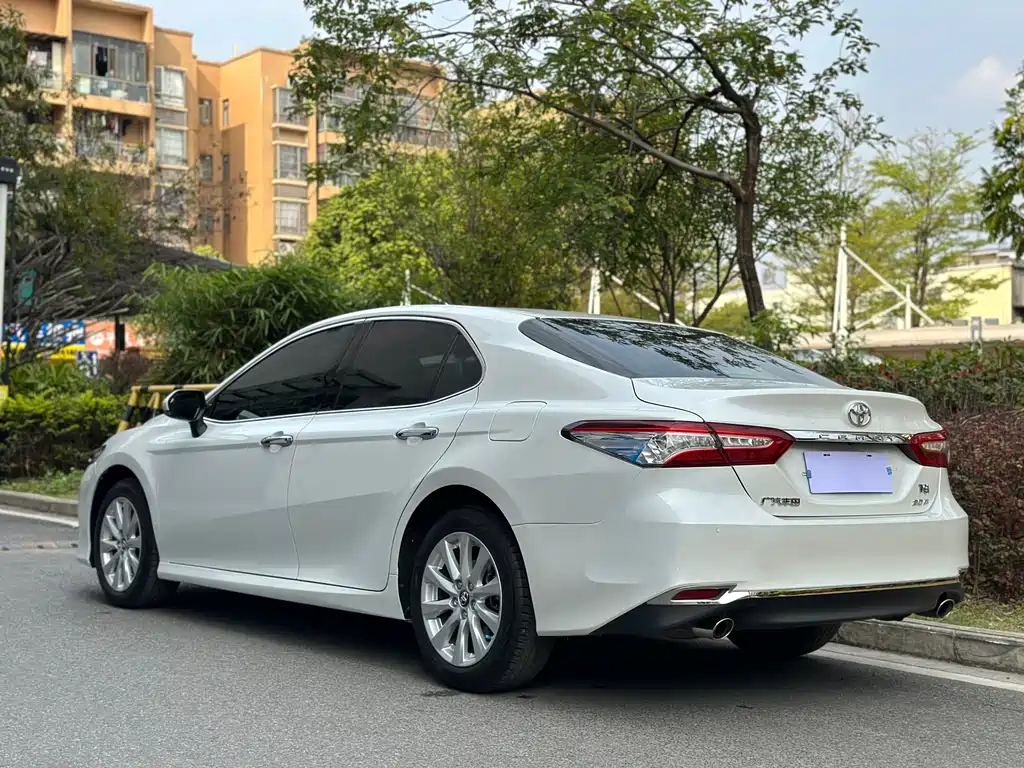 TOYOTA CAMRY
