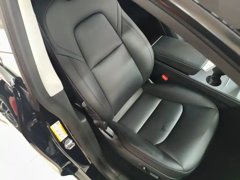 Tesla Model Y — миниатюра 25
