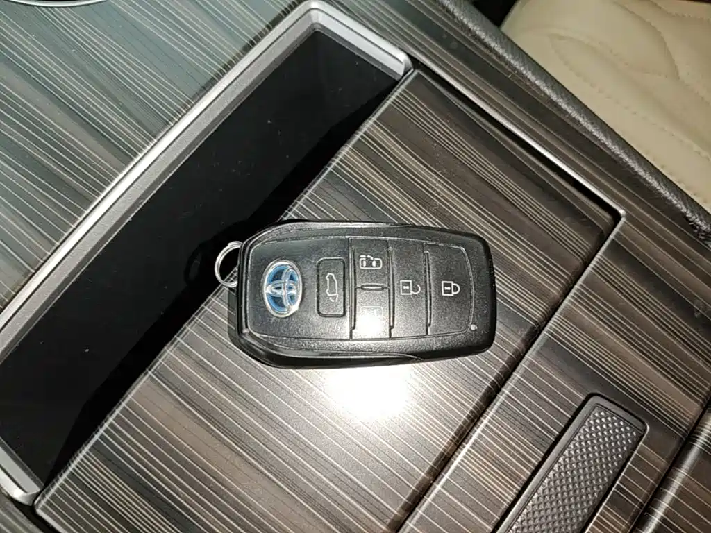 Toyota Sienna — миниатюра 9