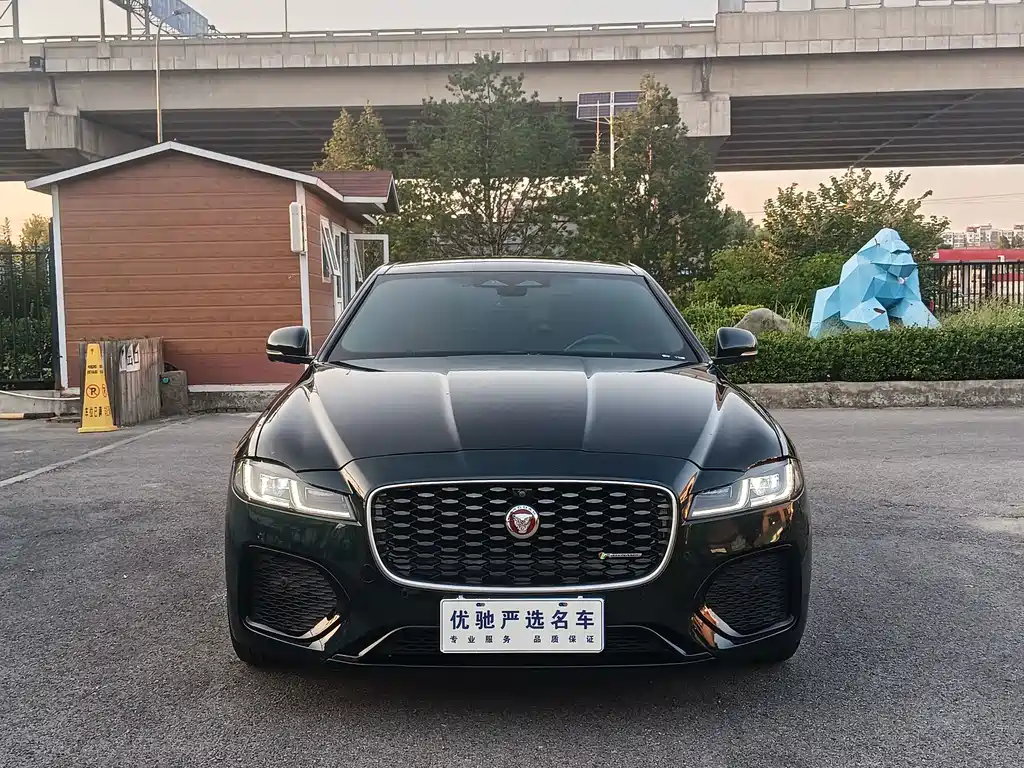 Jaguar XFL — миниатюра 2
