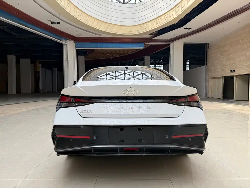 Hyundai Elantra — миниатюра 5