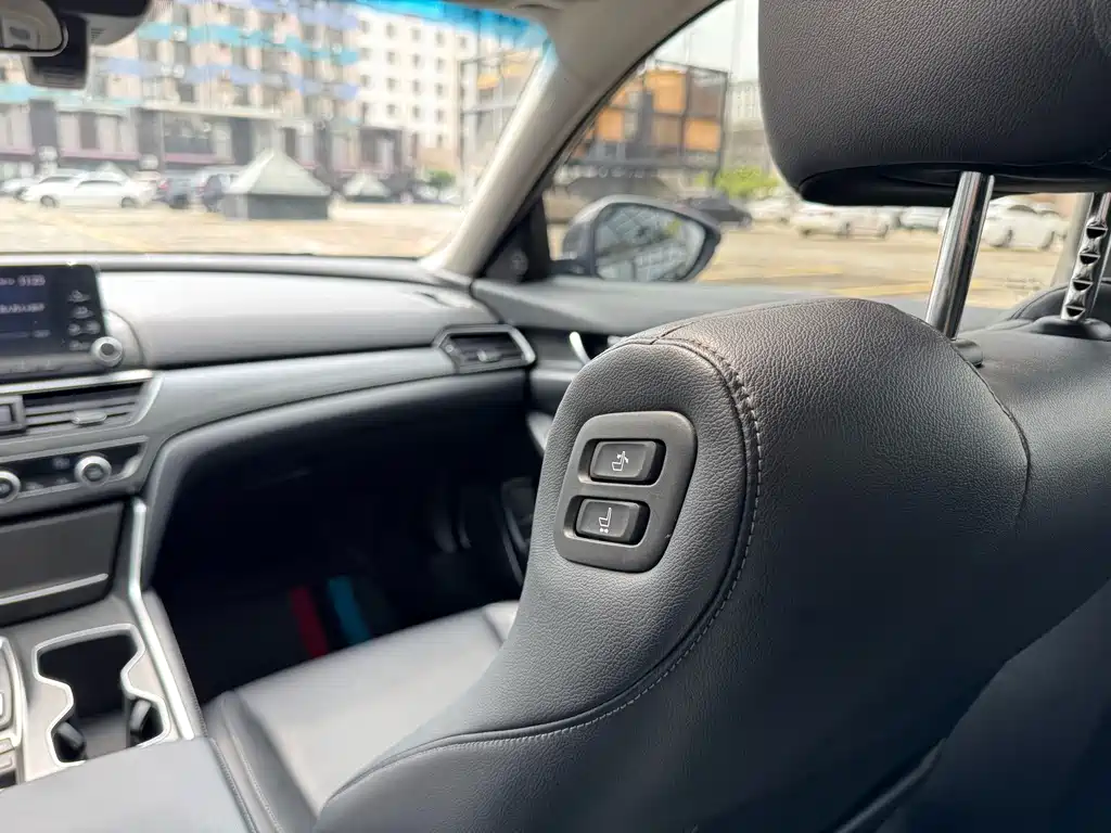 Honda Accord — миниатюра 20