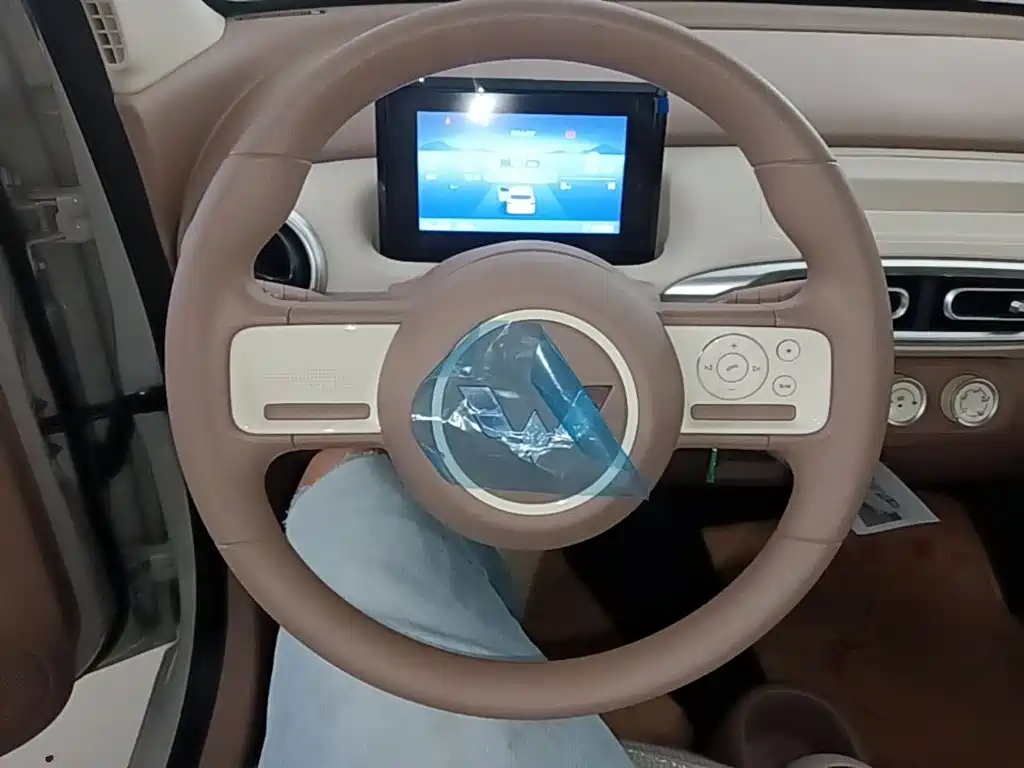 Wuling MINIEV — миниатюра 11