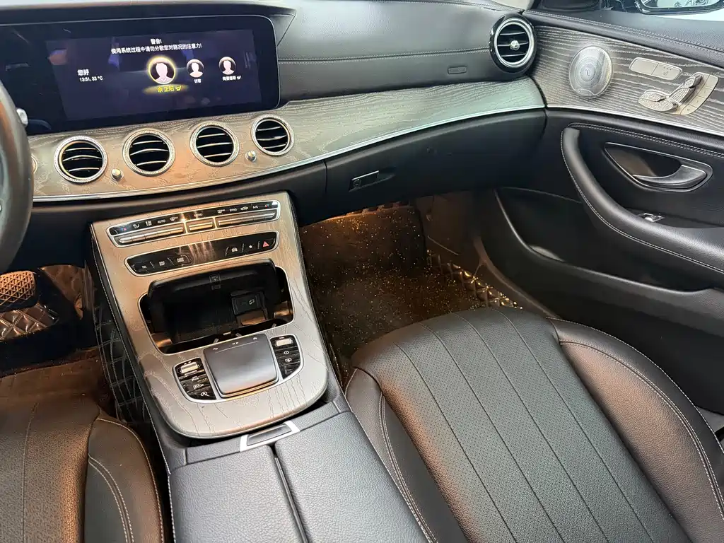 Mercedes-Benz E-Class — миниатюра 10