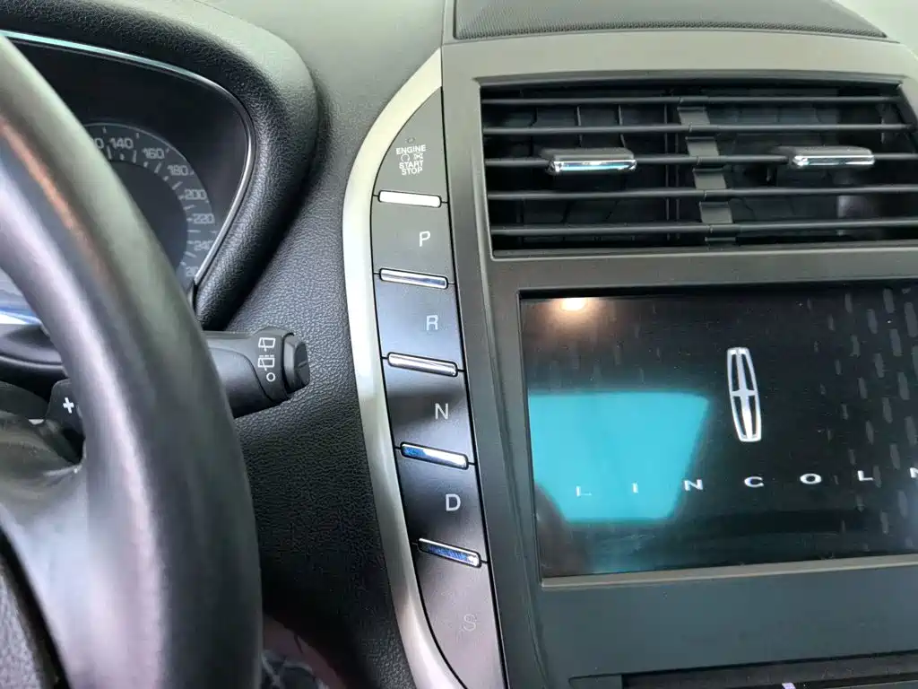 Lincoln MKC — миниатюра 9
