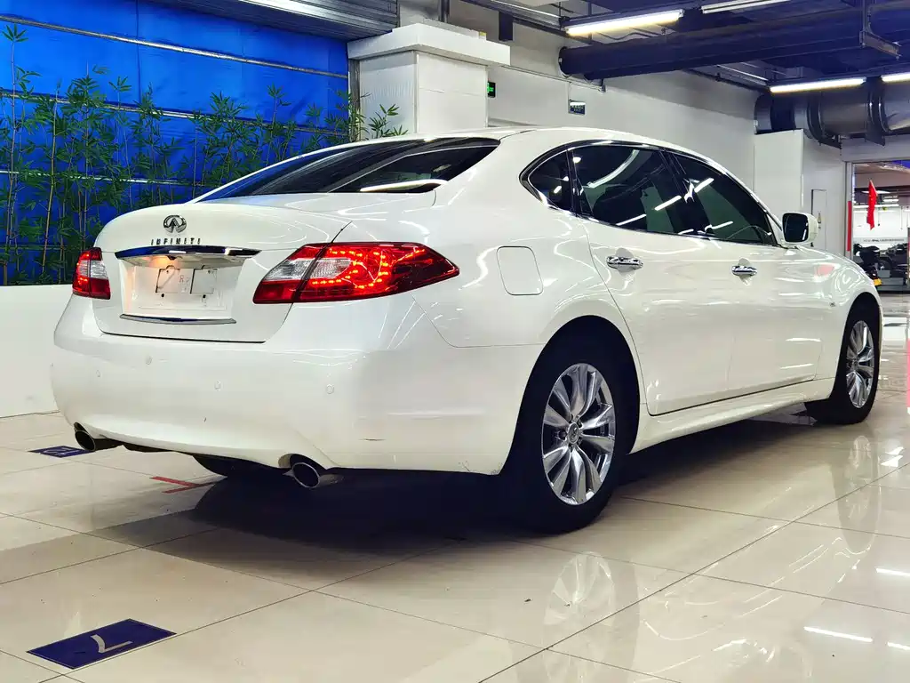 Infiniti M — миниатюра 6