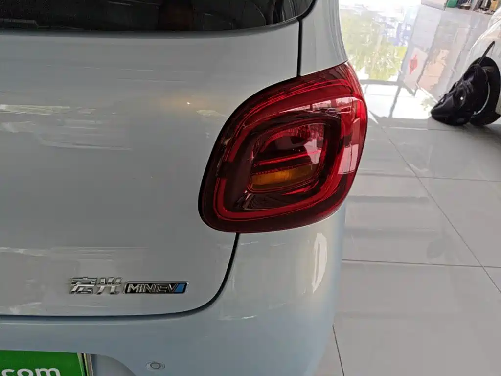 Wuling MINIEV — миниатюра 8