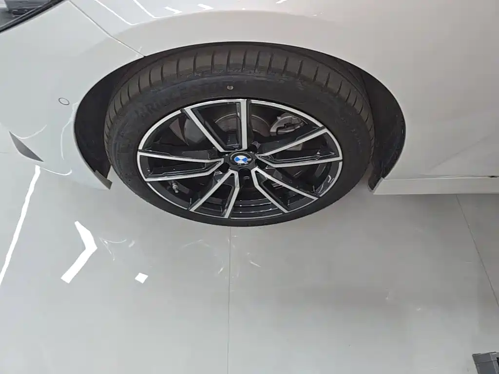 BMW 3 Series — миниатюра 23
