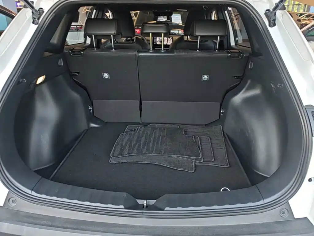 Toyota Corolla Cross — миниатюра 19