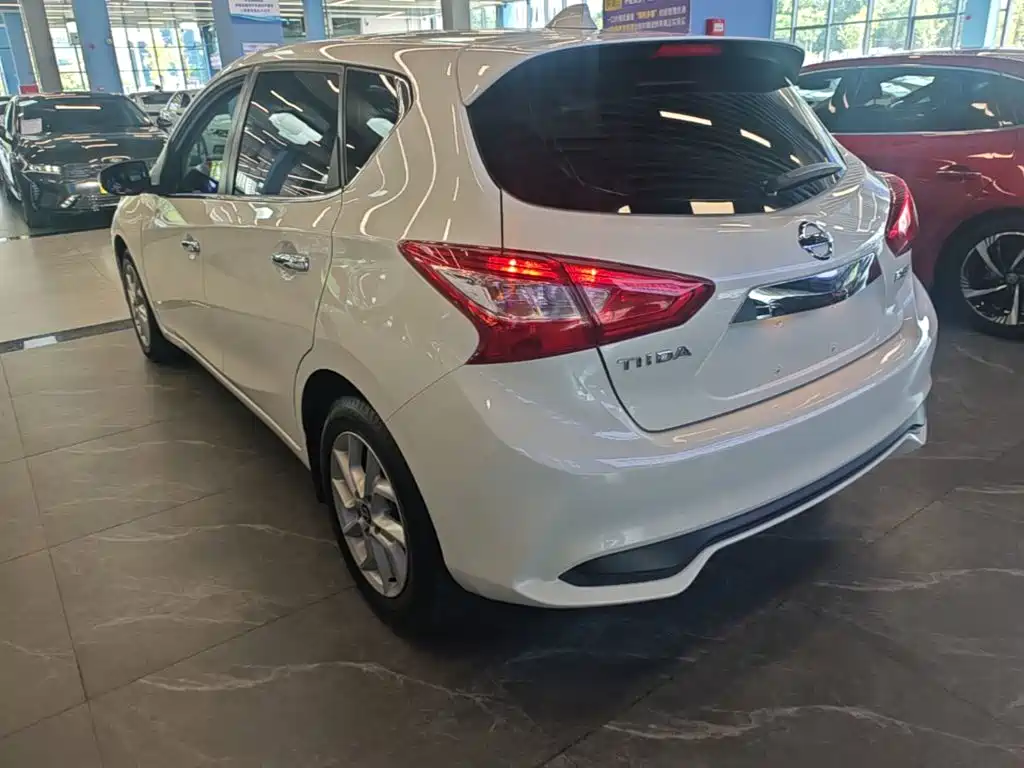 Nissan Tiida — миниатюра 5