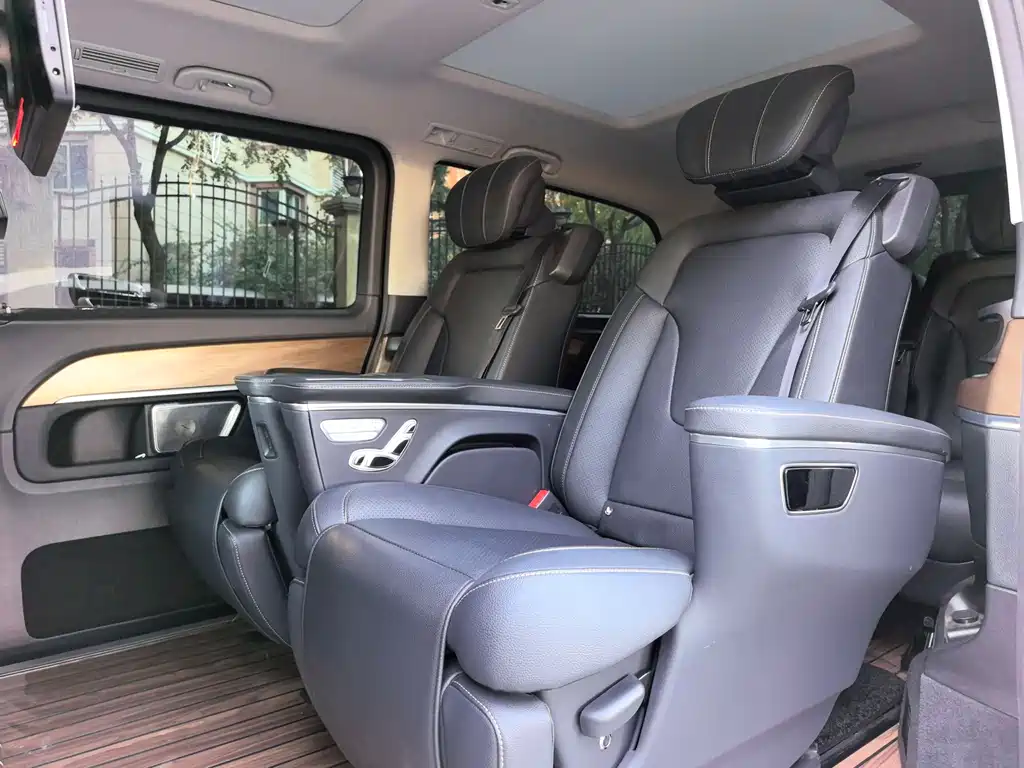 Mercedes-Benz V-Class — миниатюра 15
