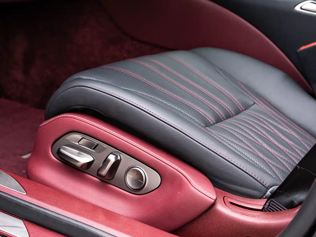 Lexus LS — миниатюра 21
