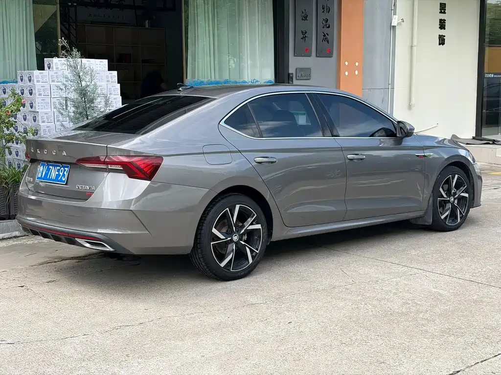 Skoda Octavia — миниатюра 5