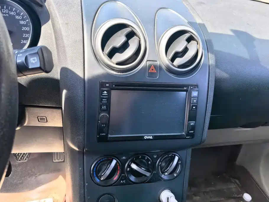 Nissan Qashqai — миниатюра 13