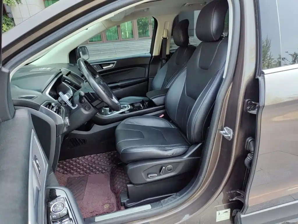 Ford Edge — миниатюра 11