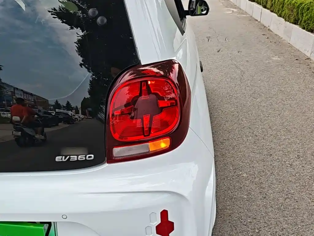 Roewe Clever — миниатюра 8