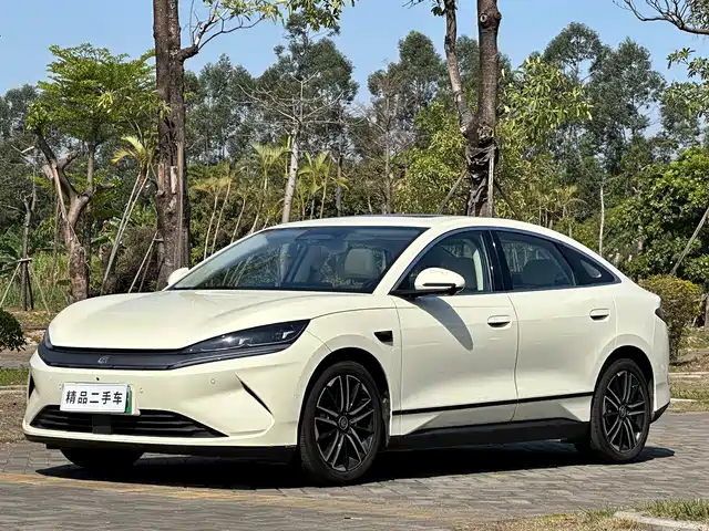 BYD QIN L 2025
