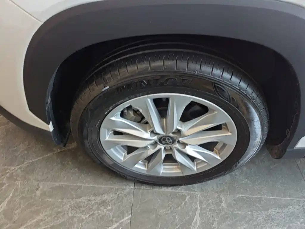 Toyota Corolla Cross — миниатюра 23