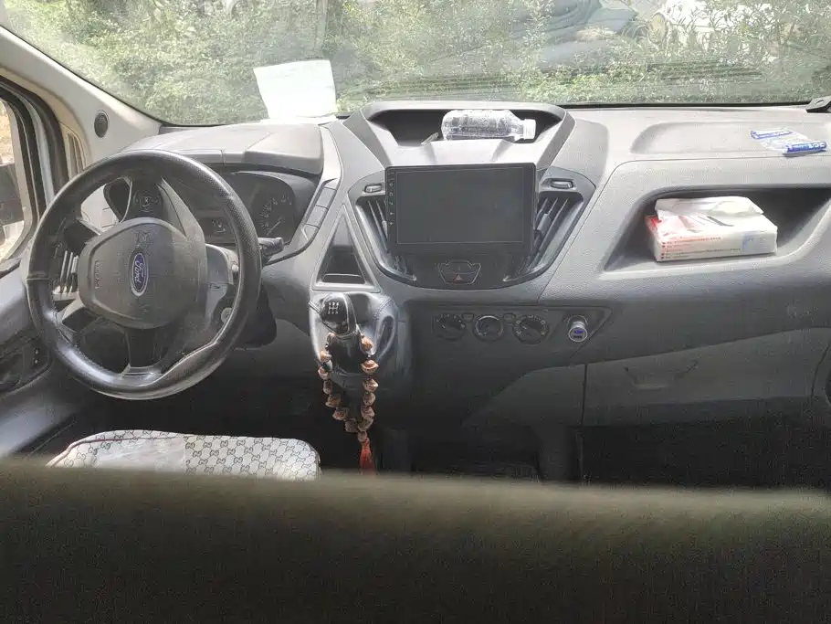 Ford Transit — миниатюра 12