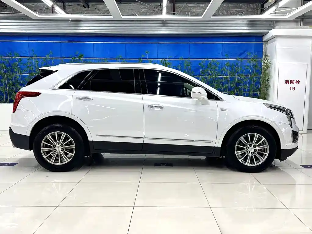 Cadillac XT5 — миниатюра 3