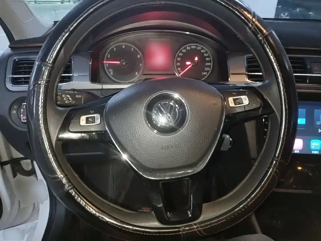 Volkswagen Santana — миниатюра 11