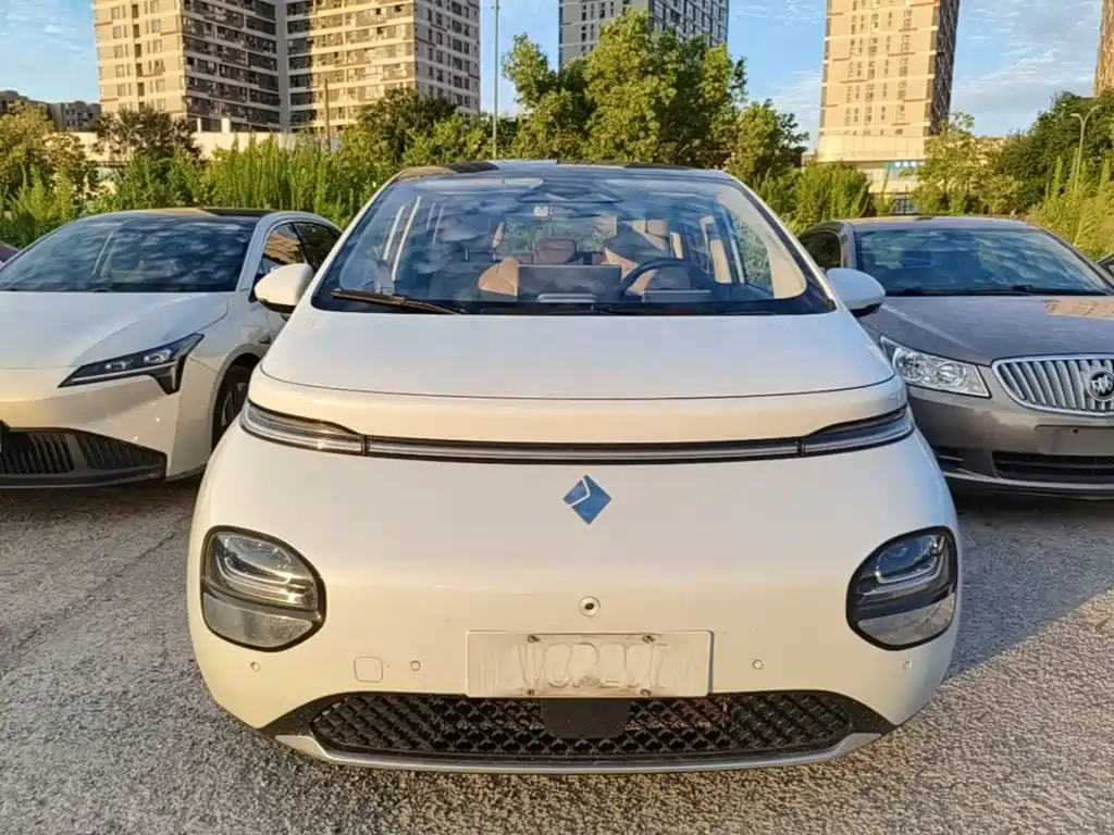 Baojun Yunduo — миниатюра 3