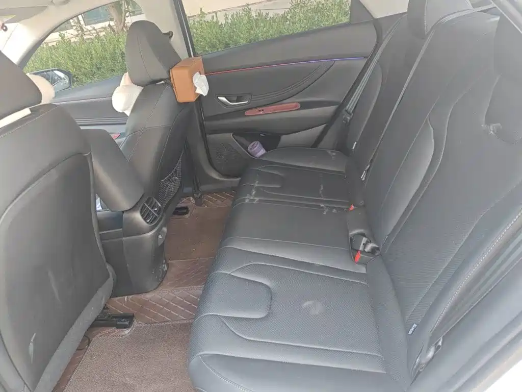 Hyundai Elantra — миниатюра 13