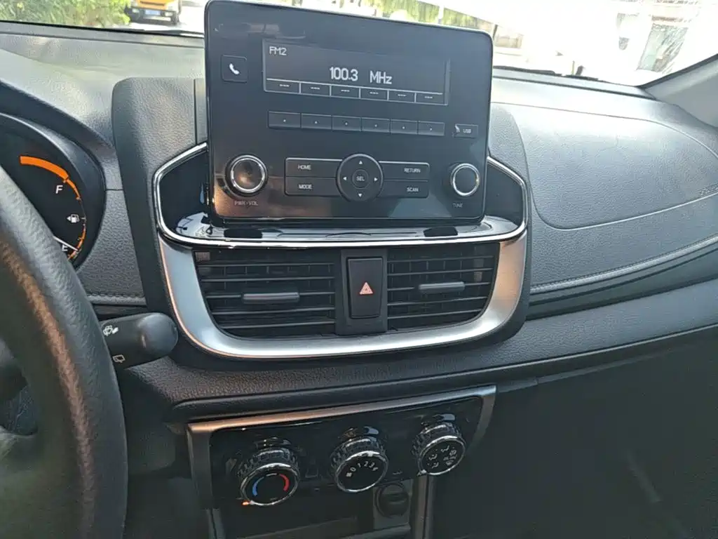 Toyota Yaris L — миниатюра 13
