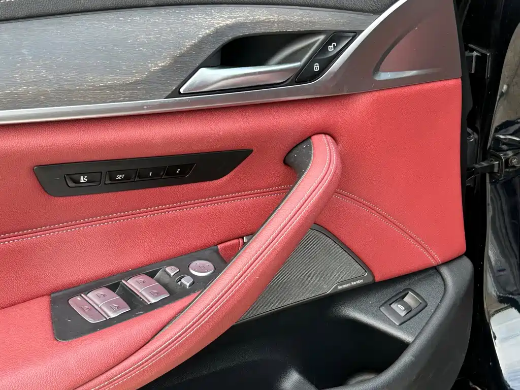 BMW 5 Series — миниатюра 6