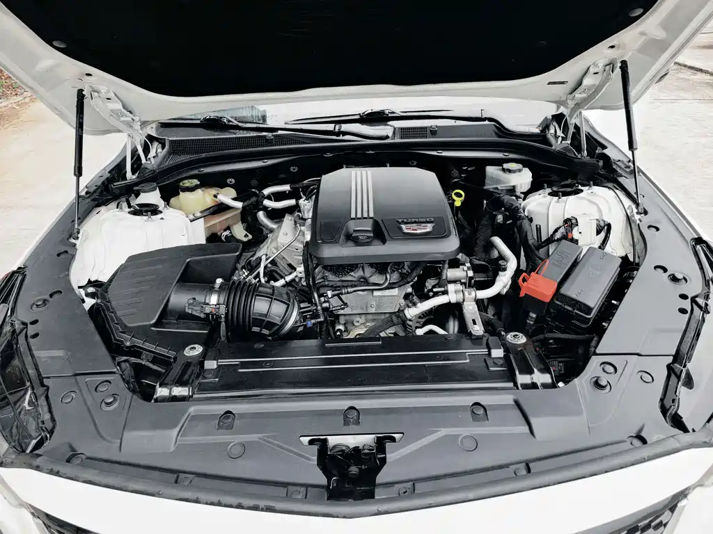 Cadillac CT5 — миниатюра 8
