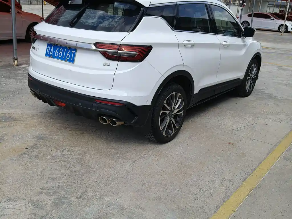 Geely Binyue — миниатюра 4