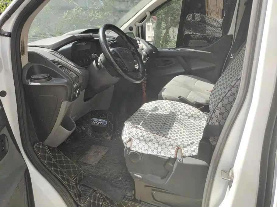 Ford Transit — миниатюра 9