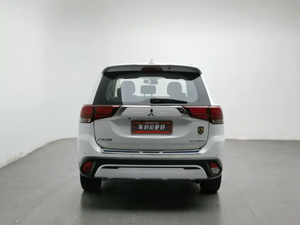 Mitsubishi Outlander — миниатюра 4