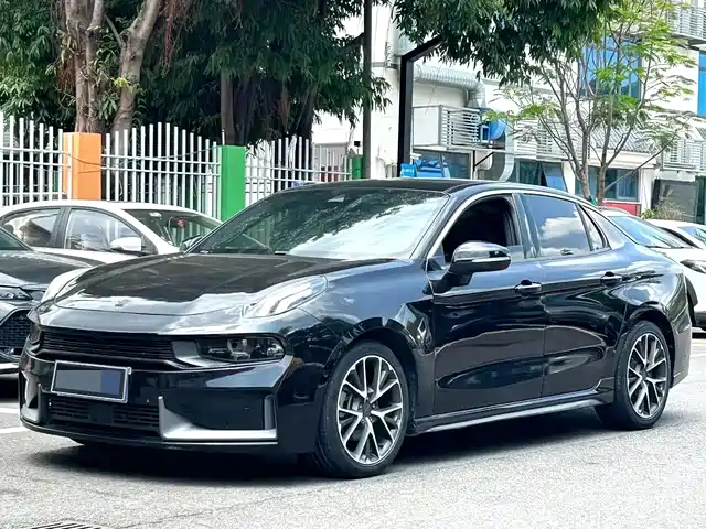 2021 Lynk & Co 03