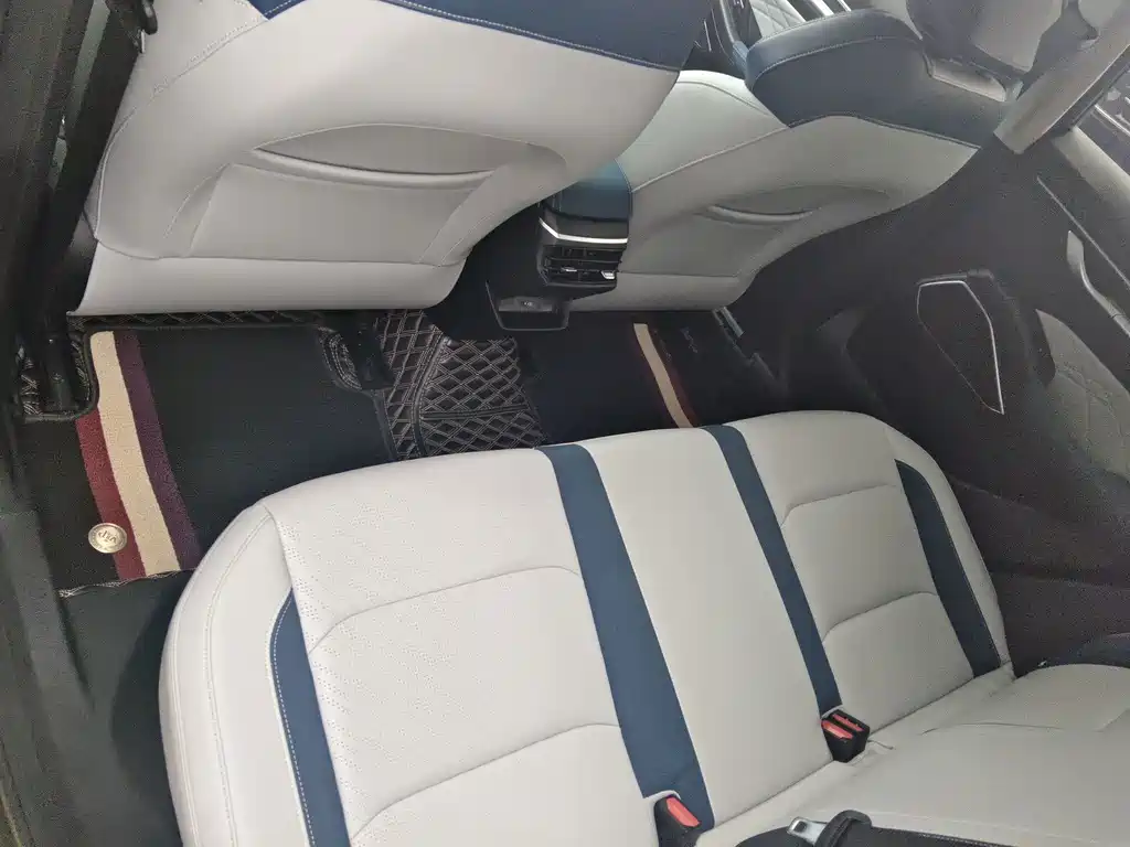 Geely Emgrand — миниатюра 11