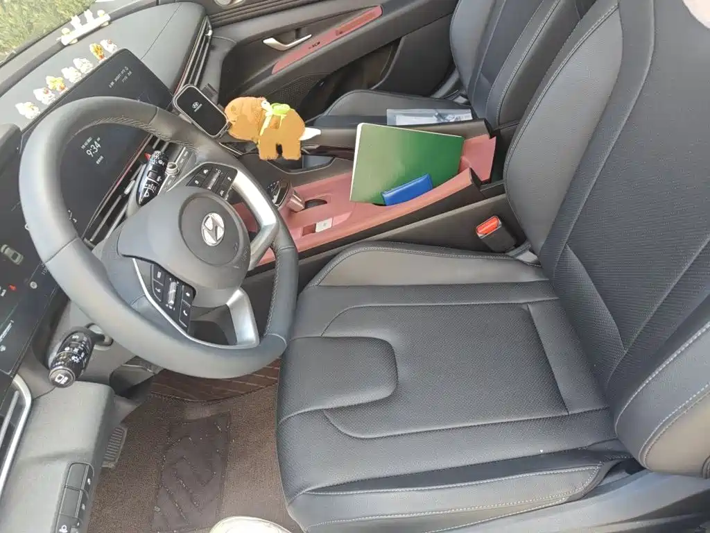 Hyundai Elantra — миниатюра 11