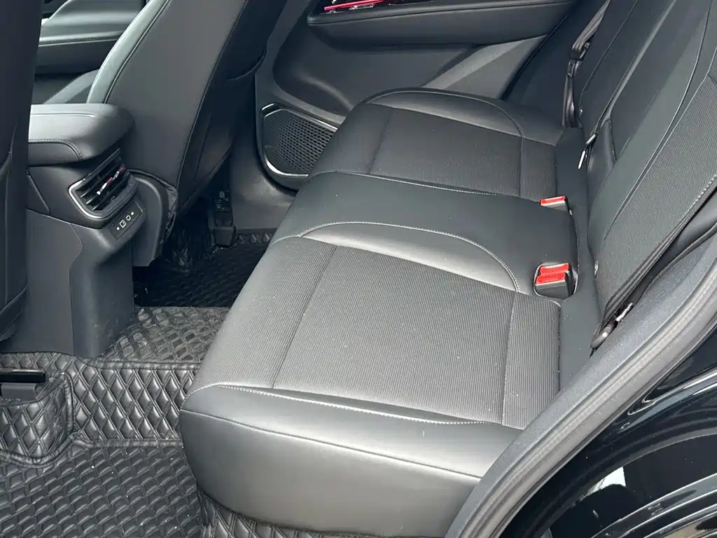 Hongqi Hongqi HS3 PHEV — миниатюра 7
