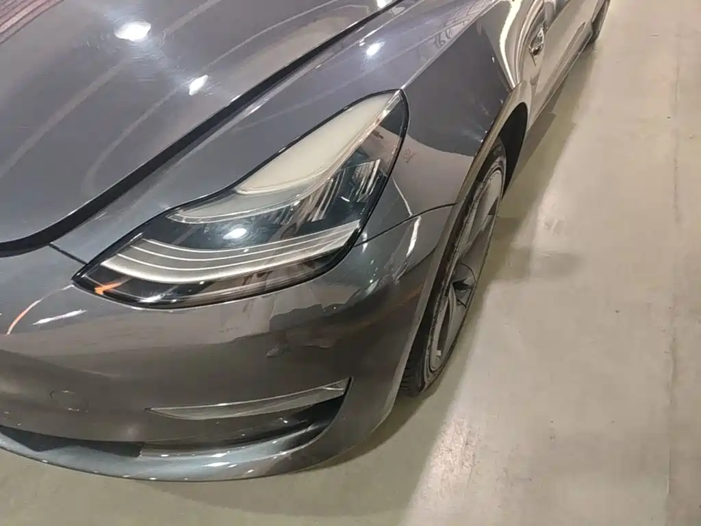 Tesla Model 3 — миниатюра 24