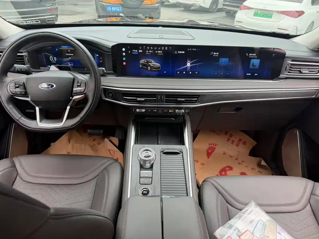 Ford Explorer — миниатюра 5