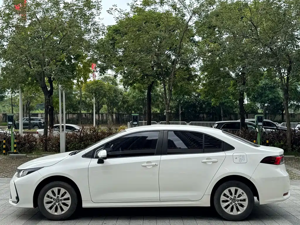 Toyota Corolla — миниатюра 12