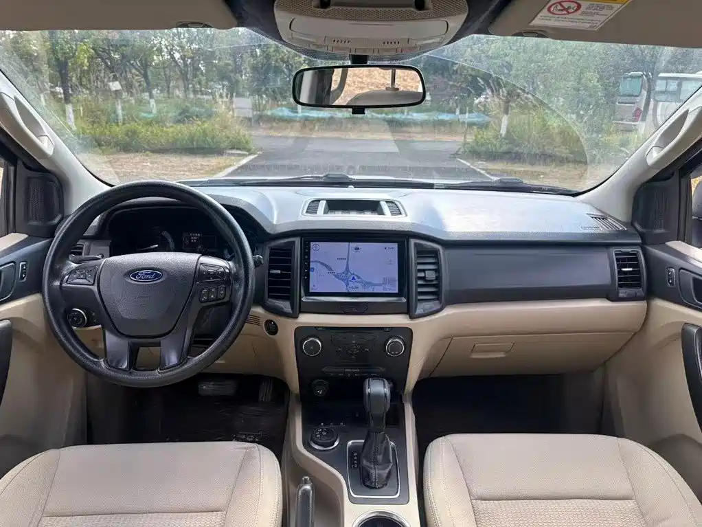 Ford Everest — миниатюра 4