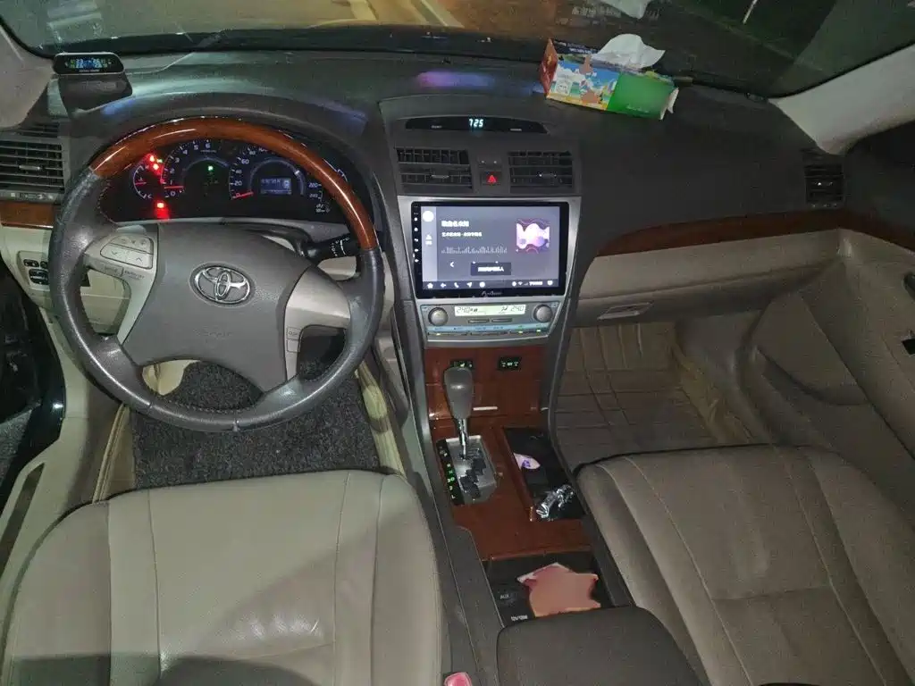 Toyota Camry — миниатюра 13