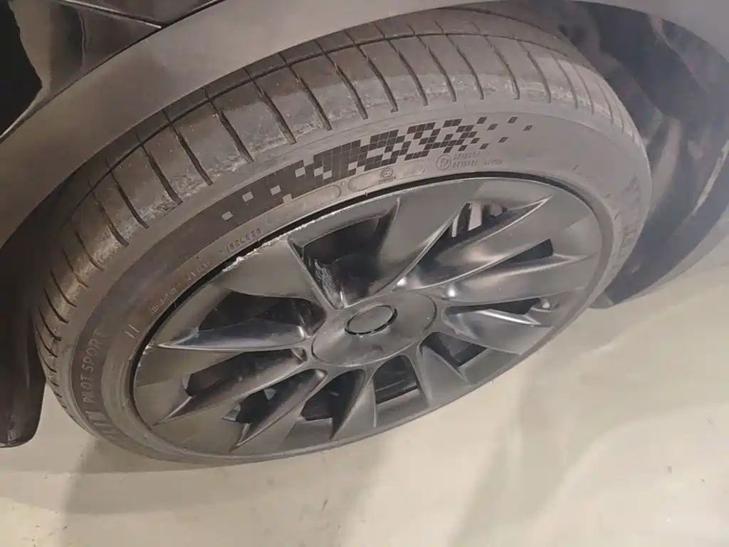 Tesla Model Y — миниатюра 23