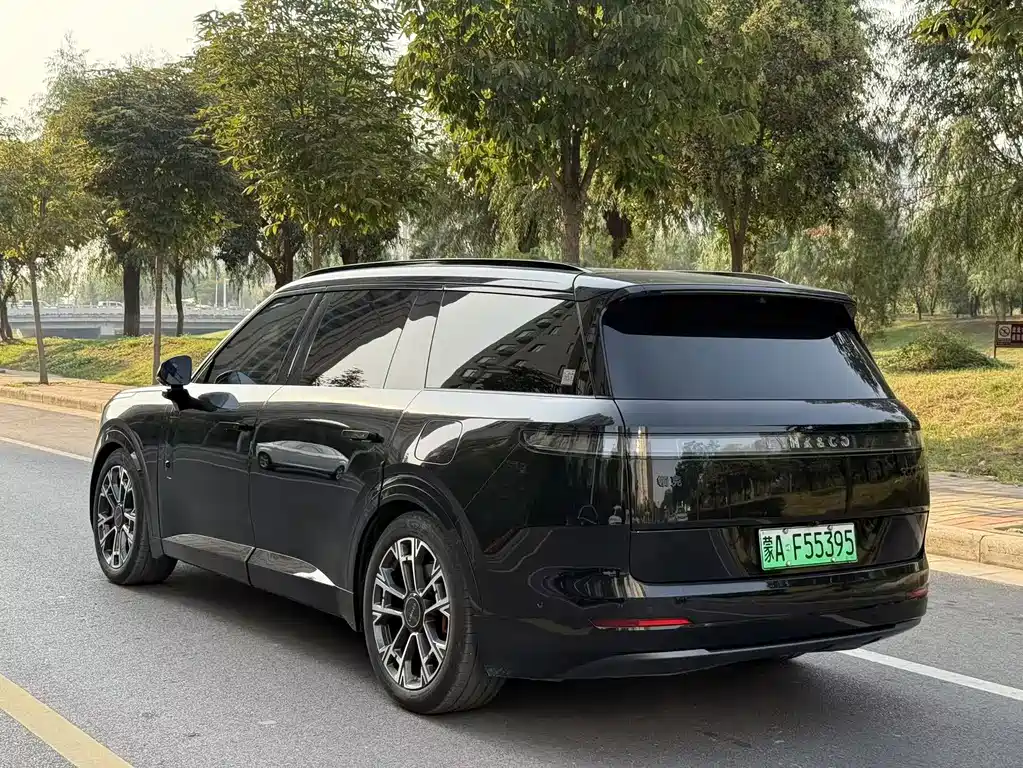 Lynk & Co 900 — миниатюра 7