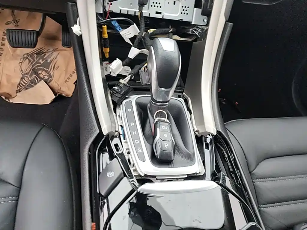 Ford Mondeo — миниатюра 14