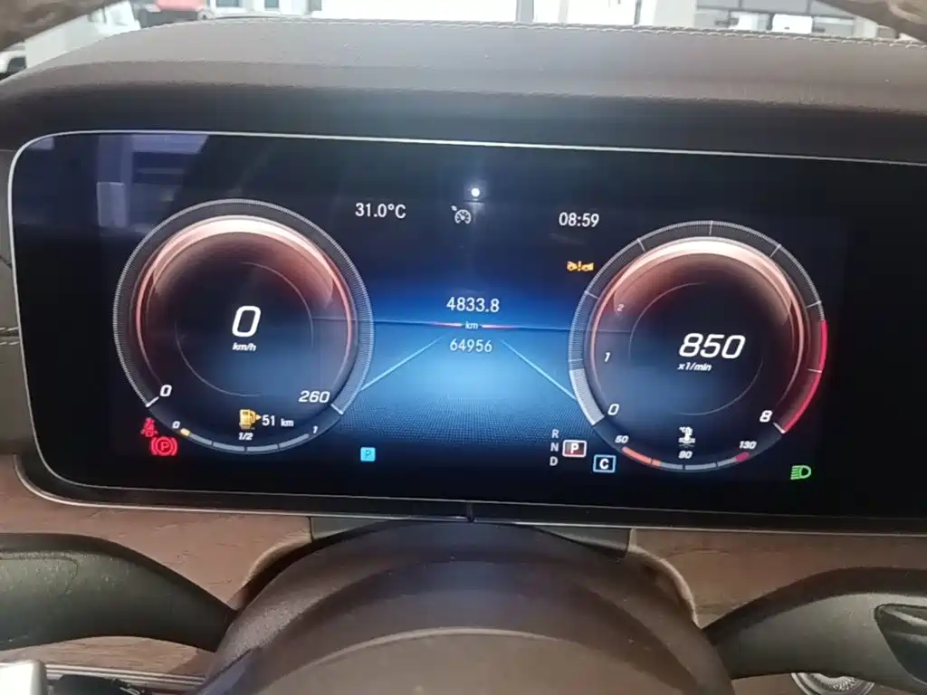 Mercedes-Benz E-Class — миниатюра 12